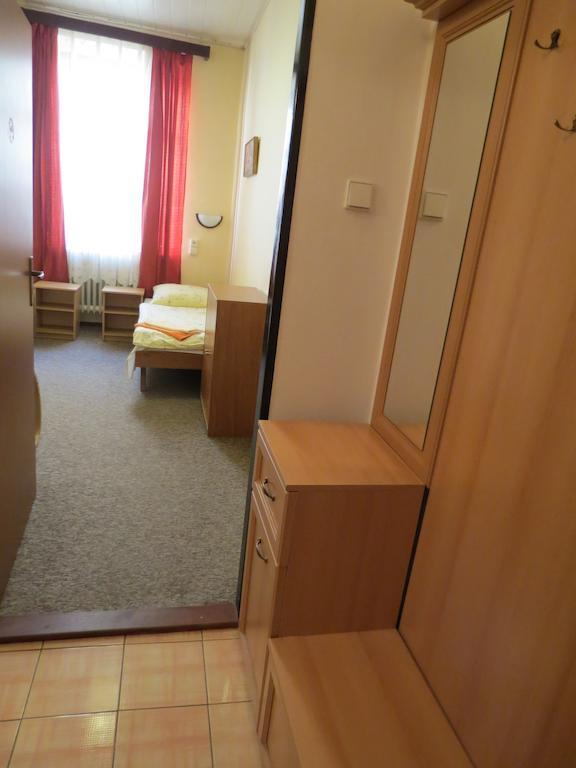 Hotel Cesky Dvur Beroun  Habitación foto
