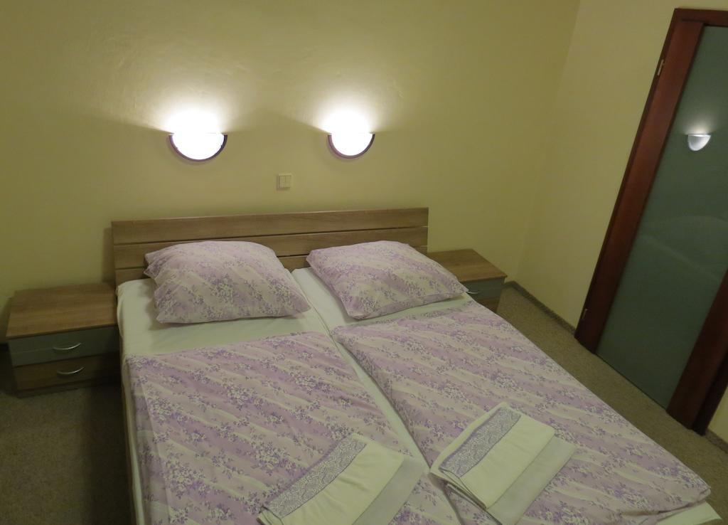 Hotel Cesky Dvur Beroun  Habitación foto