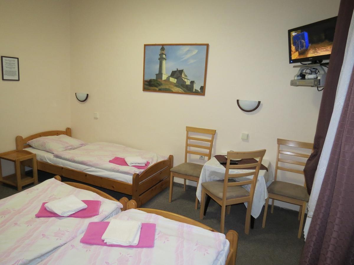 Hotel Cesky Dvur Beroun  Exterior foto